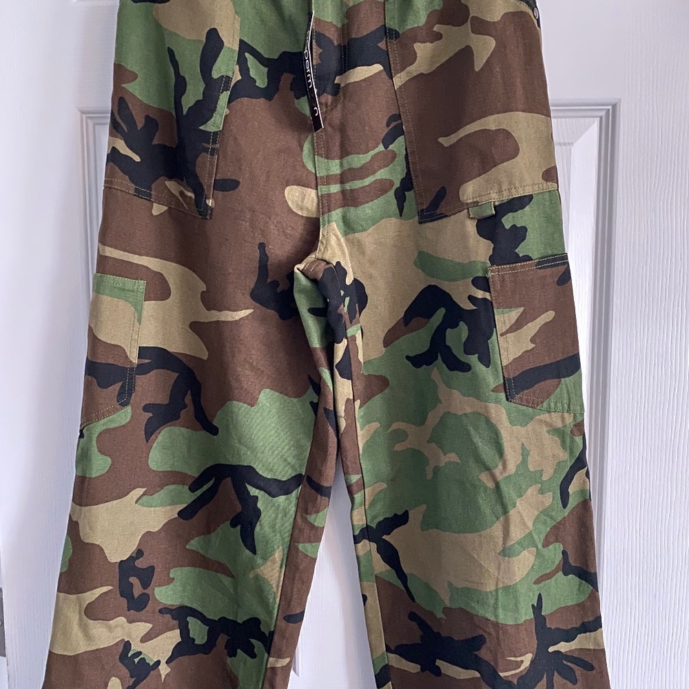 Women’s Wide Leg Camo Pants NWT